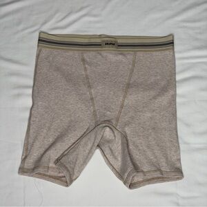 NWT - SKIMS Women’s Beige Boxer Briefs. Size Small